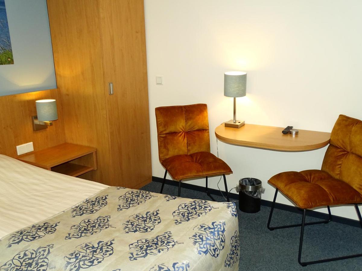 Hotel Cafe Restaurant "De Kroon" Wissenkerke Kültér fotó