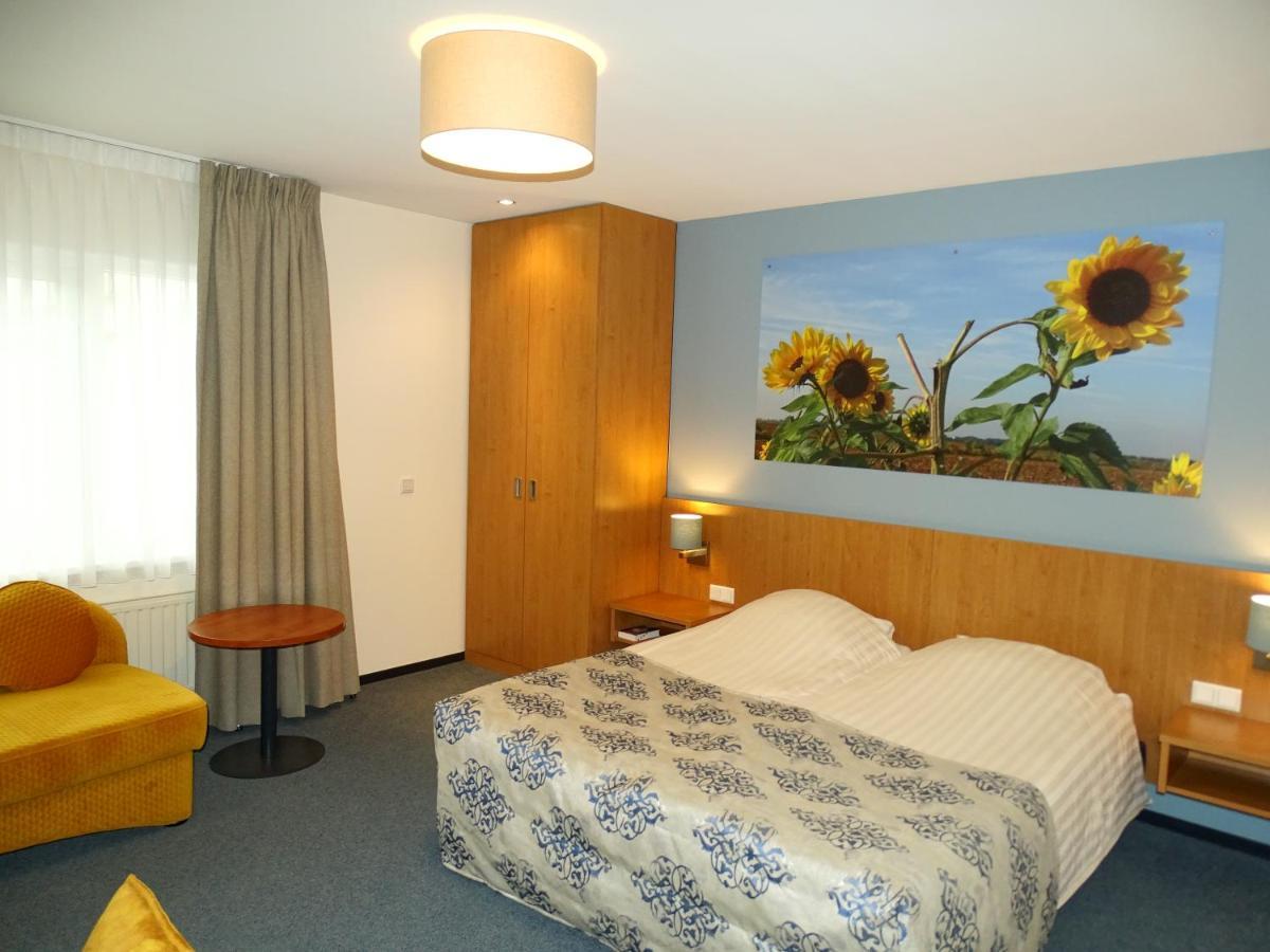 Hotel Cafe Restaurant "De Kroon" Wissenkerke Kültér fotó